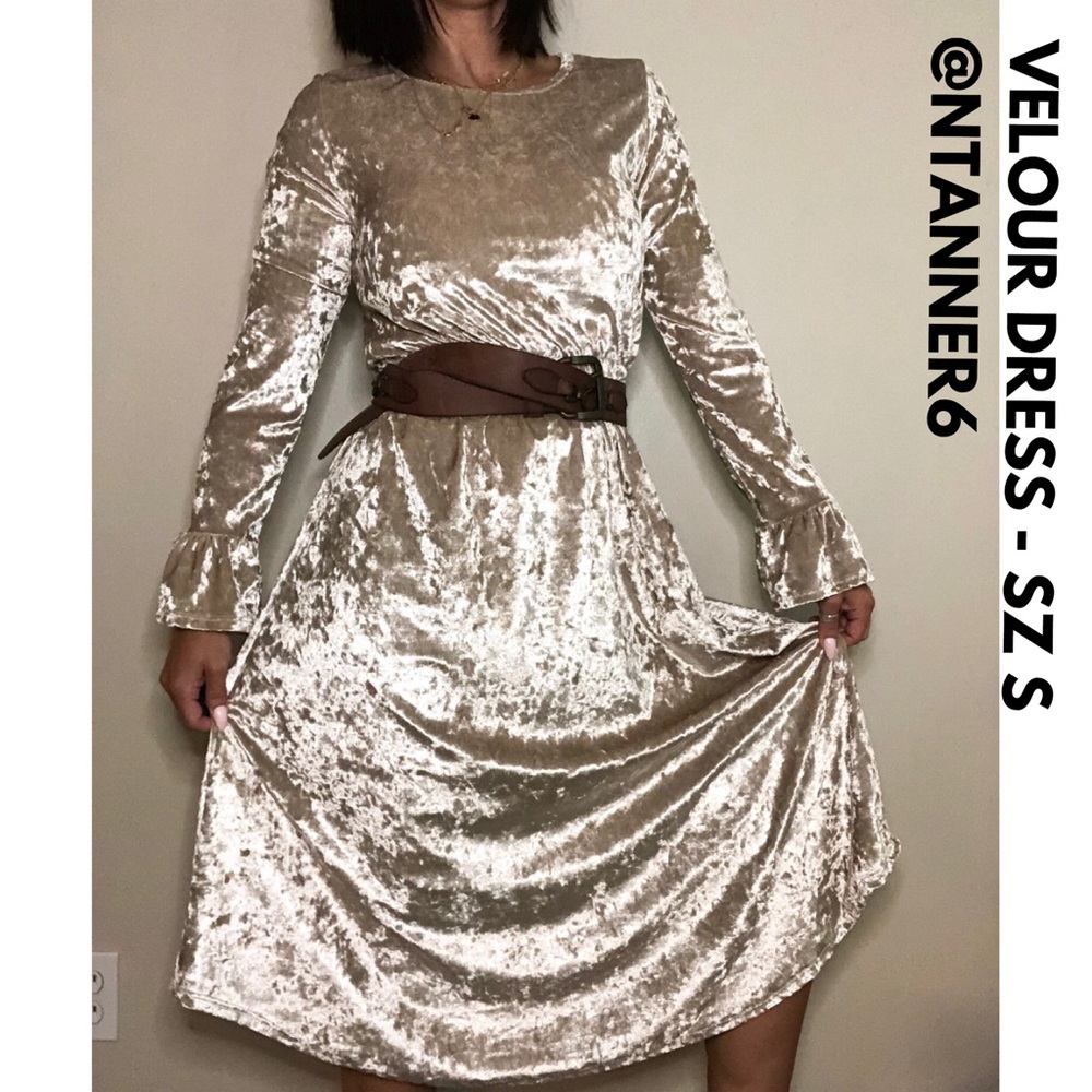 BEAUTIFUL VELOUR DRESS - Picture 2 of 4